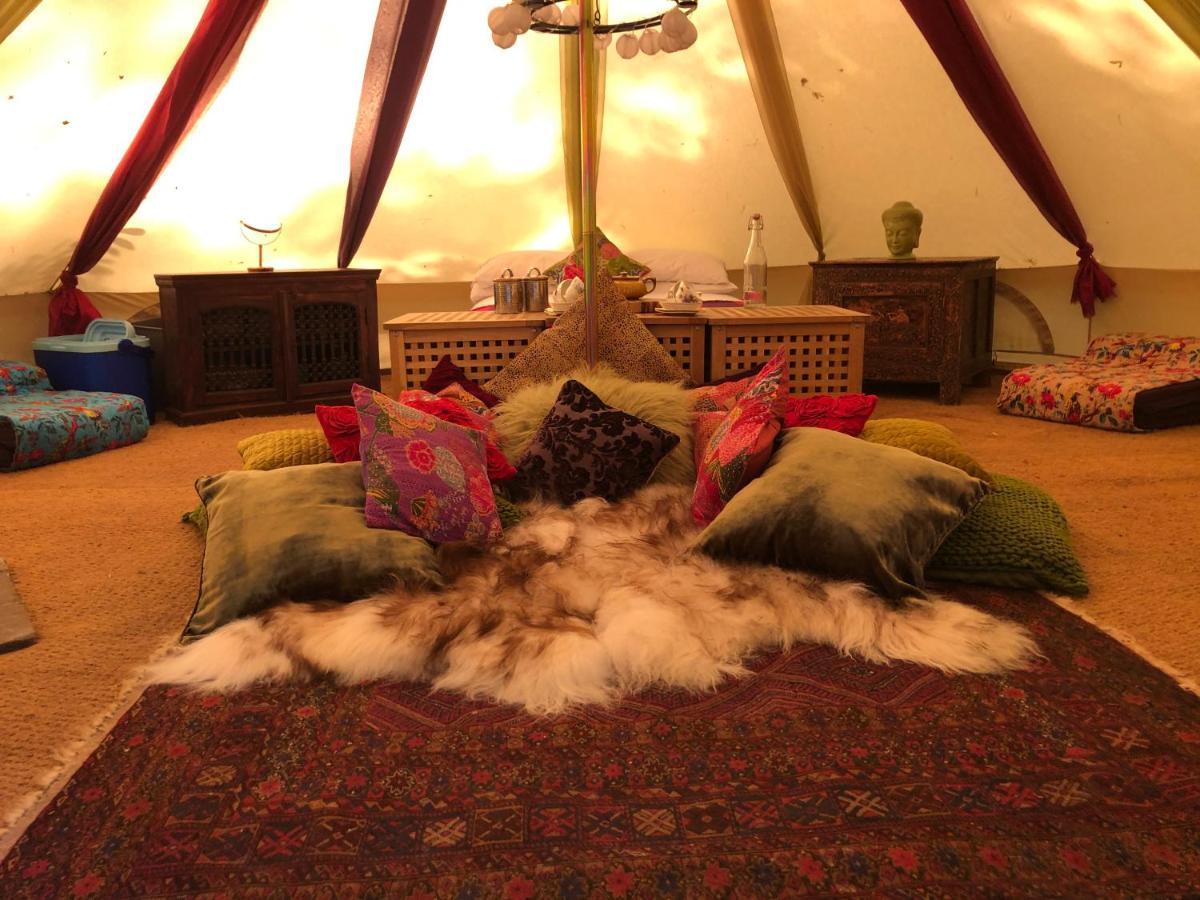 Готель Hollington Park Glamping Ньюбері Екстер'єр фото