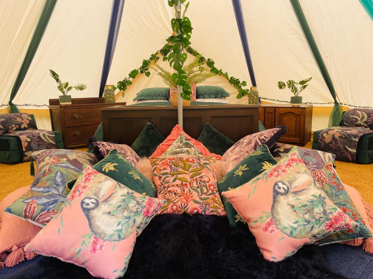 Готель Hollington Park Glamping Ньюбері Екстер'єр фото