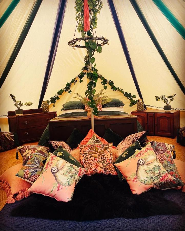 Готель Hollington Park Glamping Ньюбері Екстер'єр фото