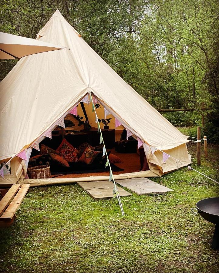 Готель Hollington Park Glamping Ньюбері Екстер'єр фото